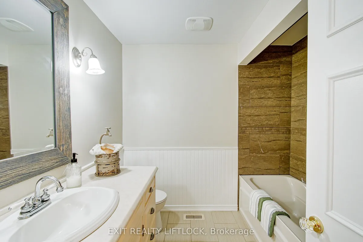 544 County Road 8 N/A, ON K0L 2H0