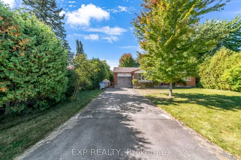 348 Caradoc Street, ON N7G 2P4