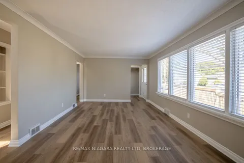 324 Linwell Road, ON L2N 1T4