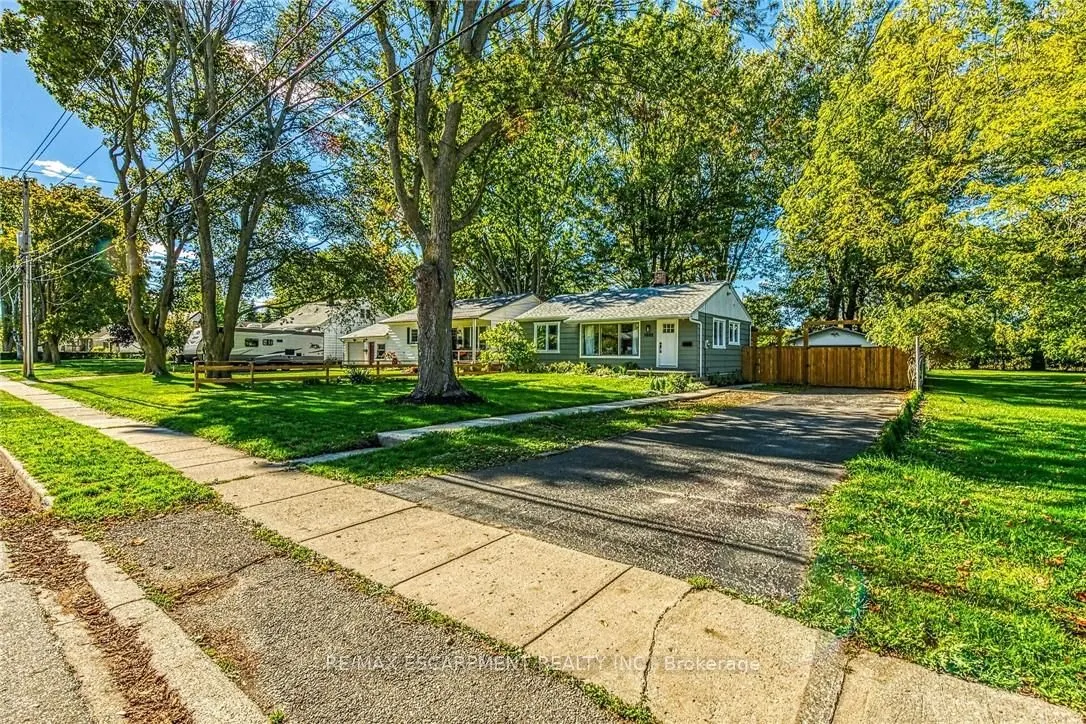 1032 PINE Street, ON N1A 2M9