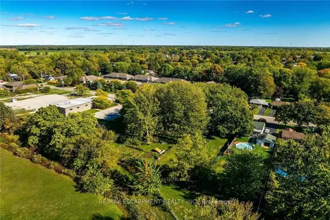 1032 PINE Street, ON N1A 2M9