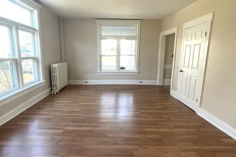 73 QUEEN Street, ON K8N 3M3