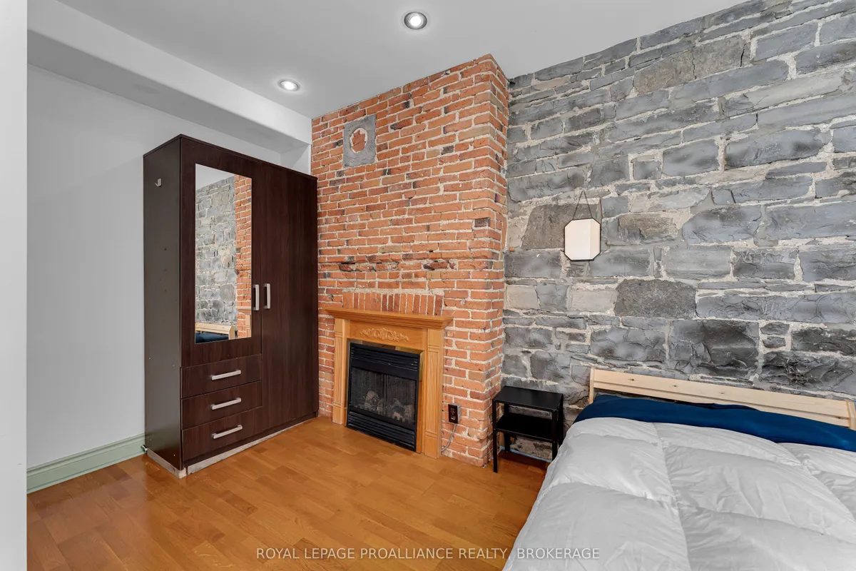 153-155 Brock Street, ON K7L 1S2