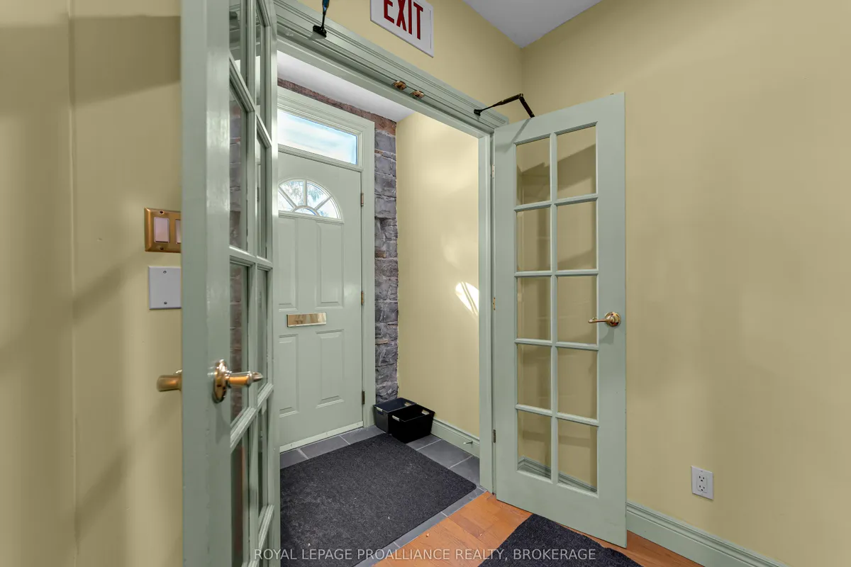 153-155 Brock Street, ON K7L 1S2