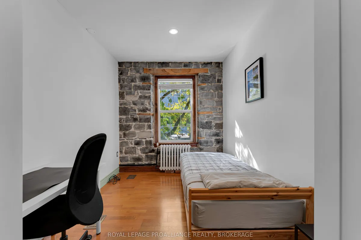 153-155 Brock Street, ON K7L 1S2