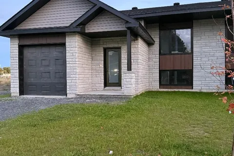 24 S Beech Street, ON K0C 1N0