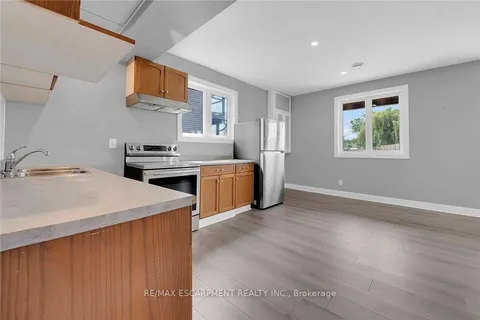 8 Nickel Street, ON L3K 1B1