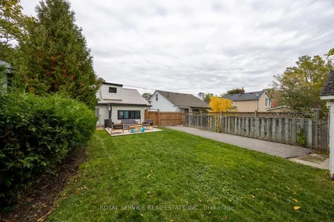 285 Ridout Street, ON L1A 1P8