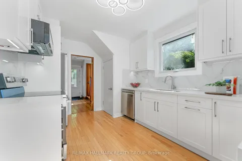 242 Harmer Avenue, ON K1Y 0V6