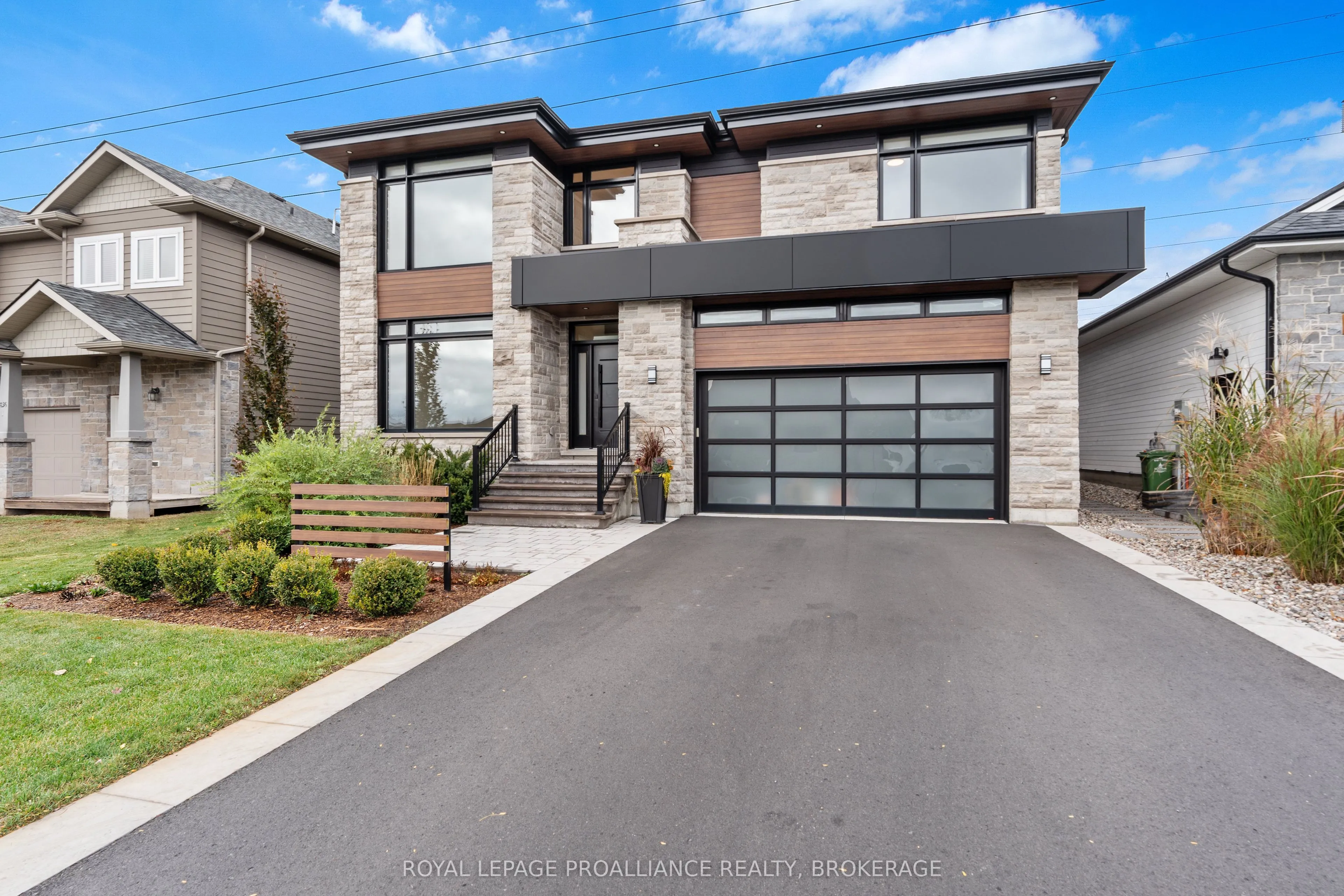 832 Windermere Drive, ON K7P 0N5