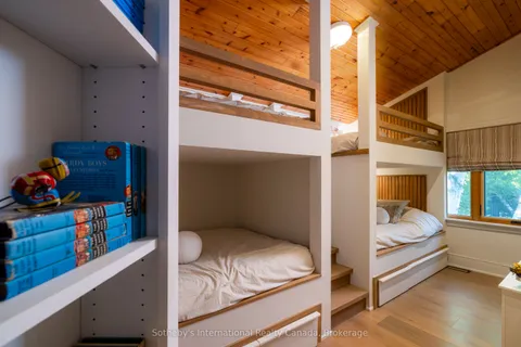 174 Timmons Street, ON L9Y 0L9