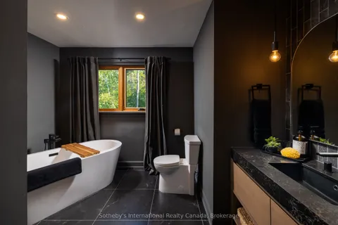 174 Timmons Street, ON L9Y 0L9