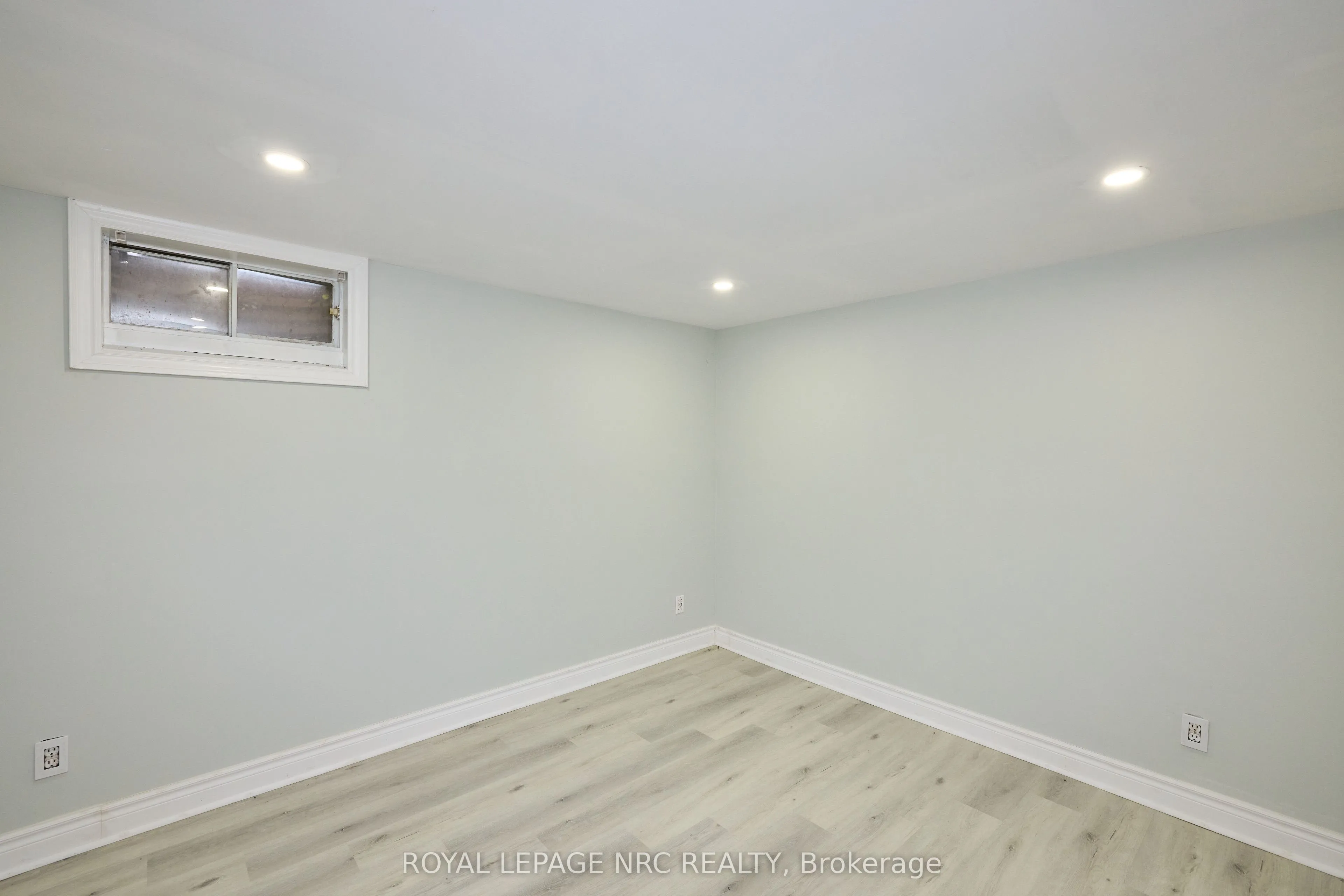 6673 Huggins Street, ON L2J 1H5