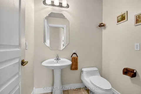 7 Eagle Chase Court, ON K2J 3N5