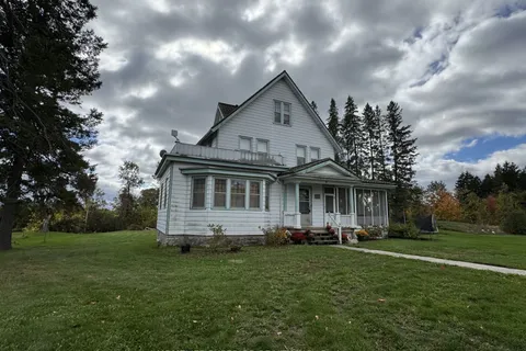 8 Private Road, ON K0K 2M0