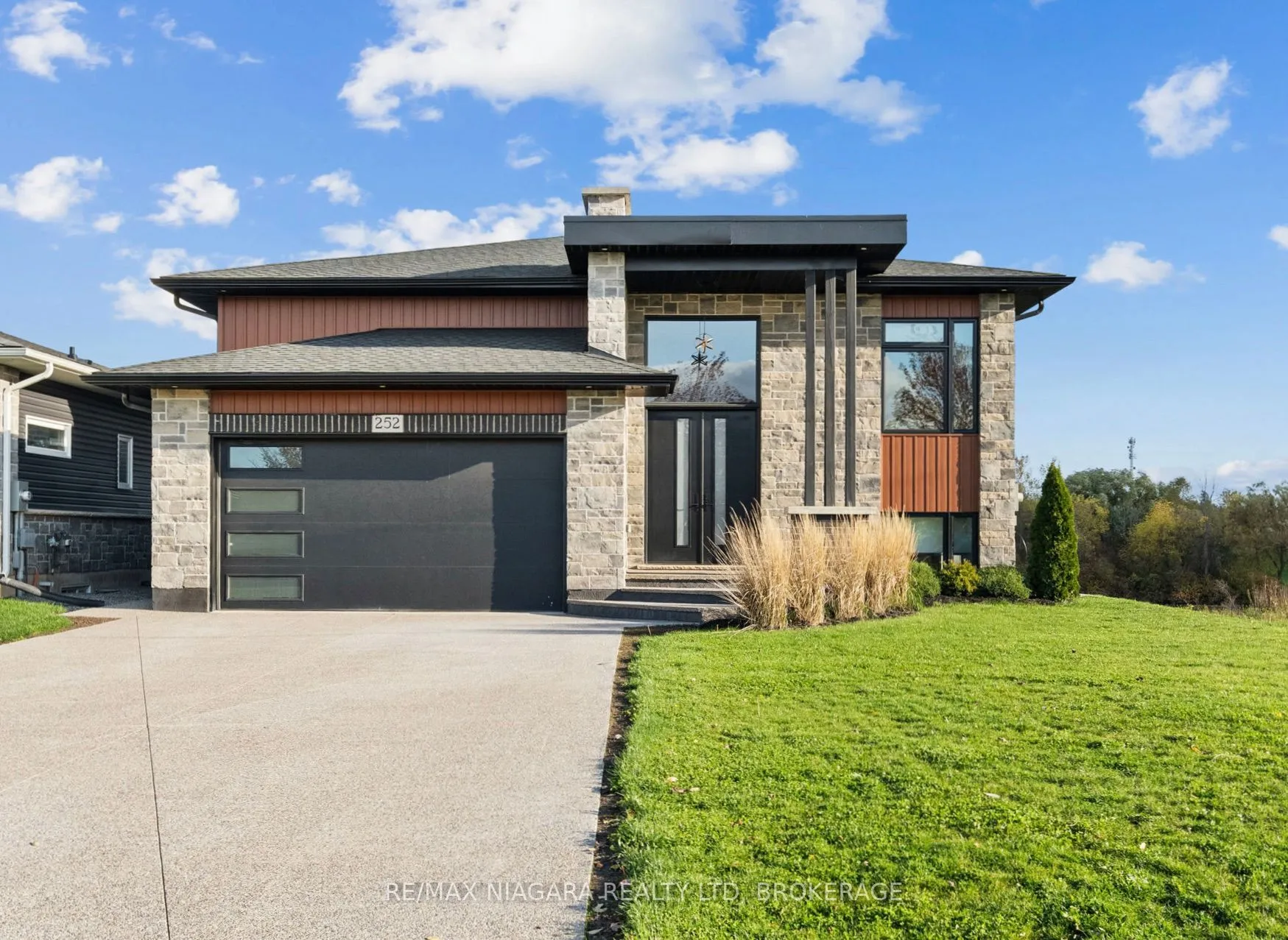 252 Colbeck Drive, ON L3C 0B4