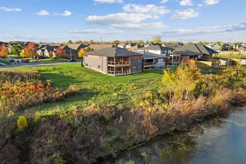 252 Colbeck Drive, ON L3C 0B4