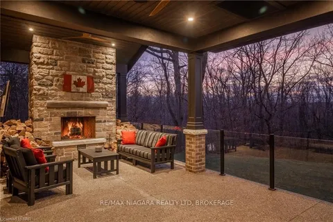 32 Breckenridge Boulevard, ON L2W 1A7