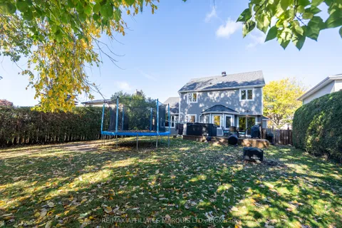 865 Chelsea Crescent, ON K6H 6Y6
