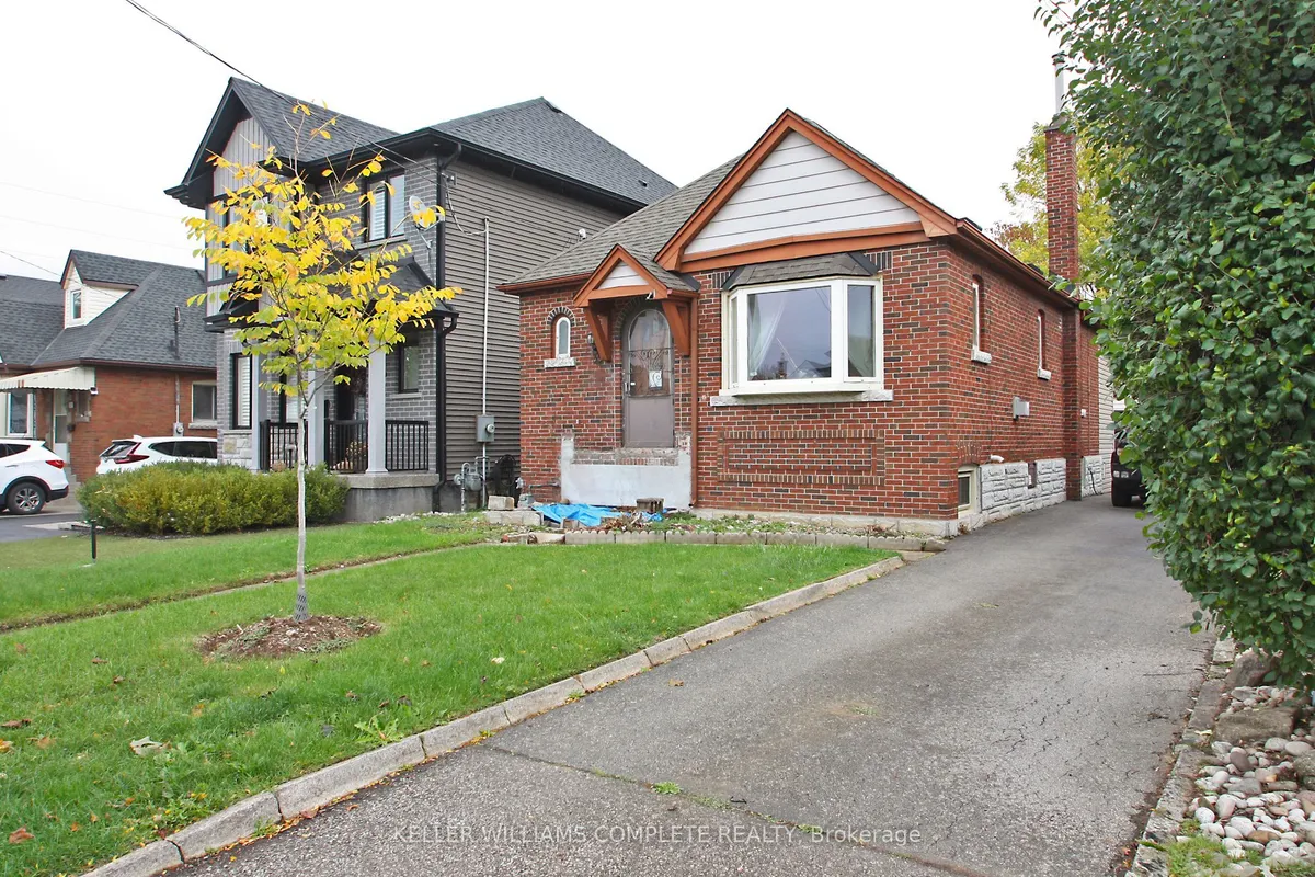 35 Barons Avenue, ON L8K 2Y1