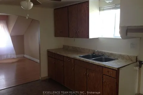 320+322 Andre Avenue, ON K6J 3A1