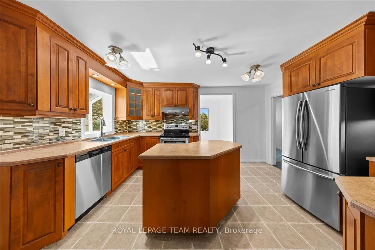 5410 Old Richmond Road, ON K2R 1G7