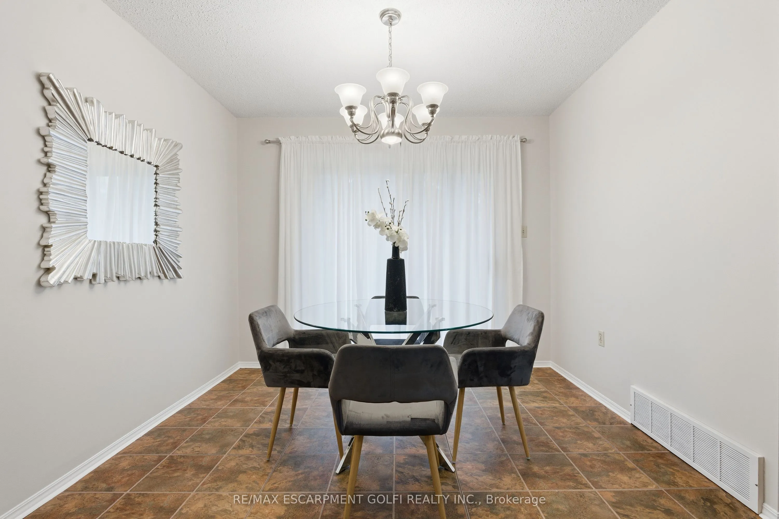 28 Bacall Crescent, ON L8T 4W9