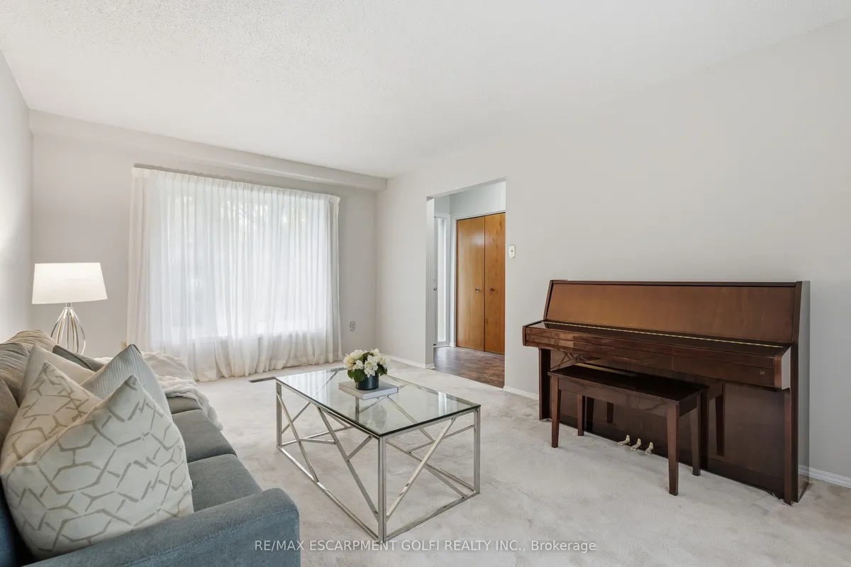 28 Bacall Crescent, ON L8T 4W9