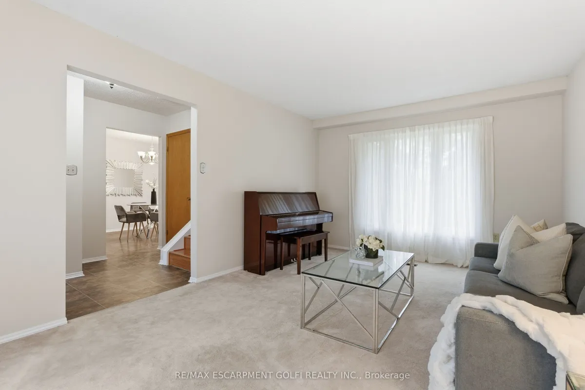 28 Bacall Crescent, ON L8T 4W9