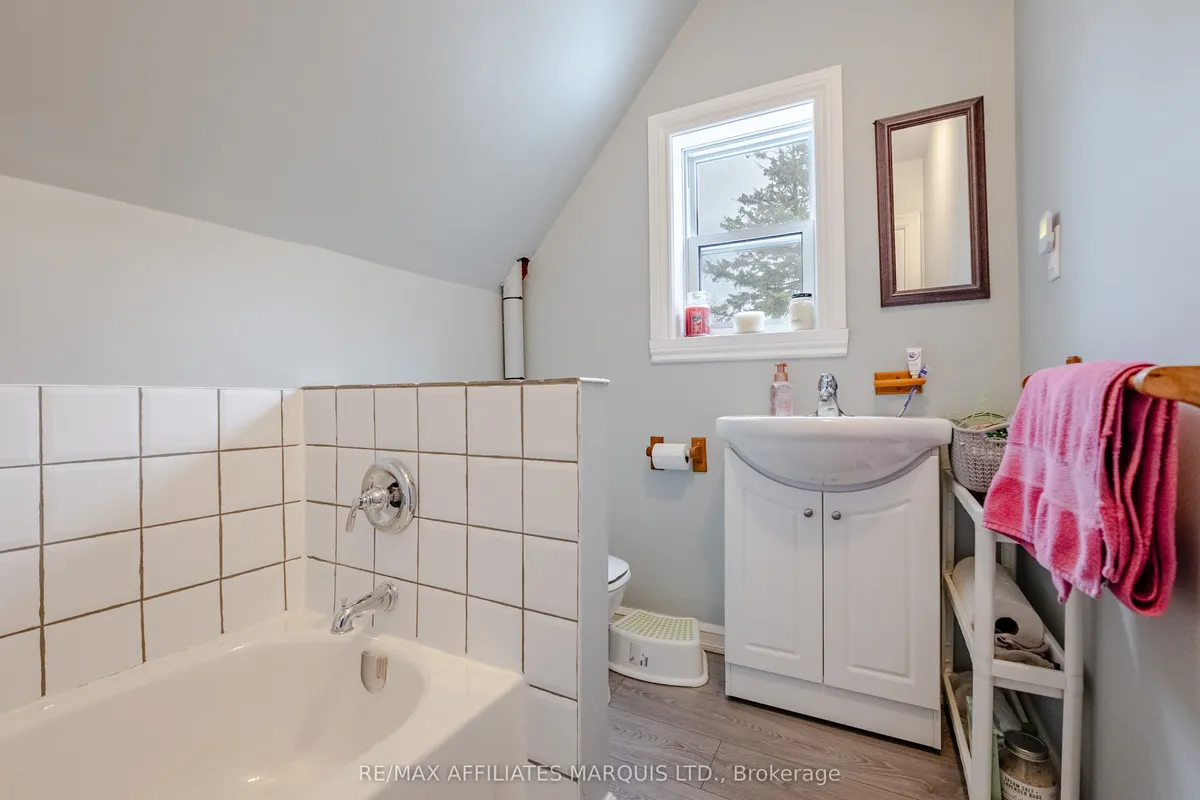 18 Mechanic Street, ON K0C 1T0