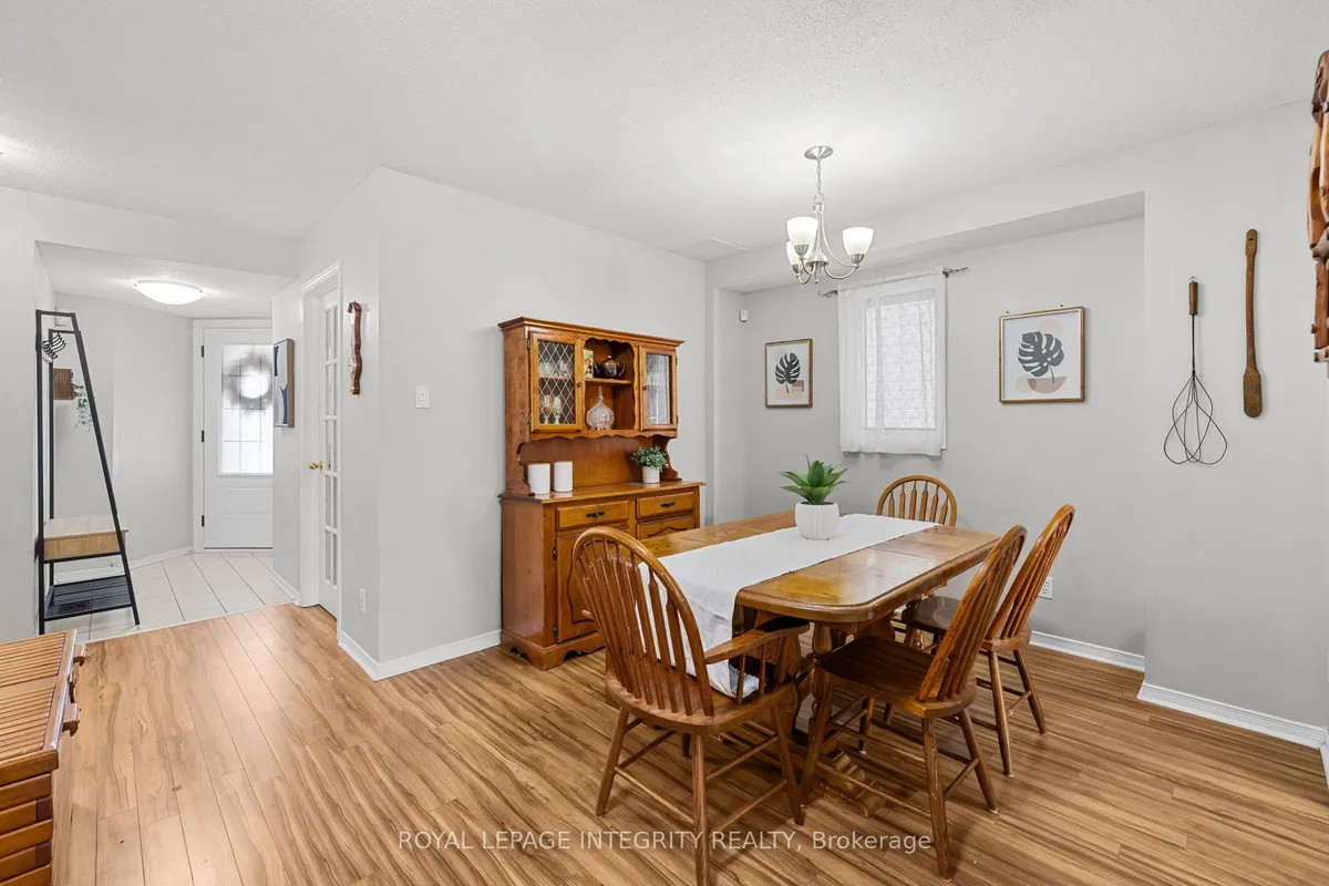 13 Banchory Crescent, ON K2K 2V4