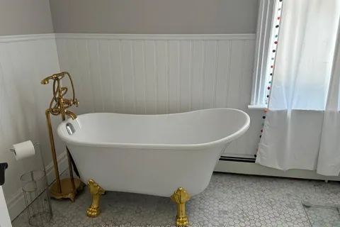 250 Andrew Street, ON L9V 2Y7