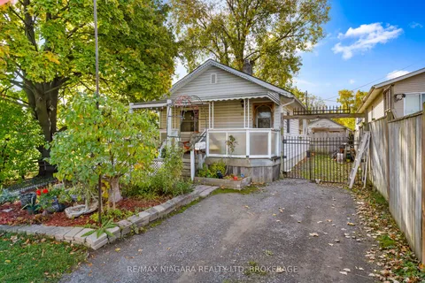 60 Rosedale Avenue, ON L2P 1Y7