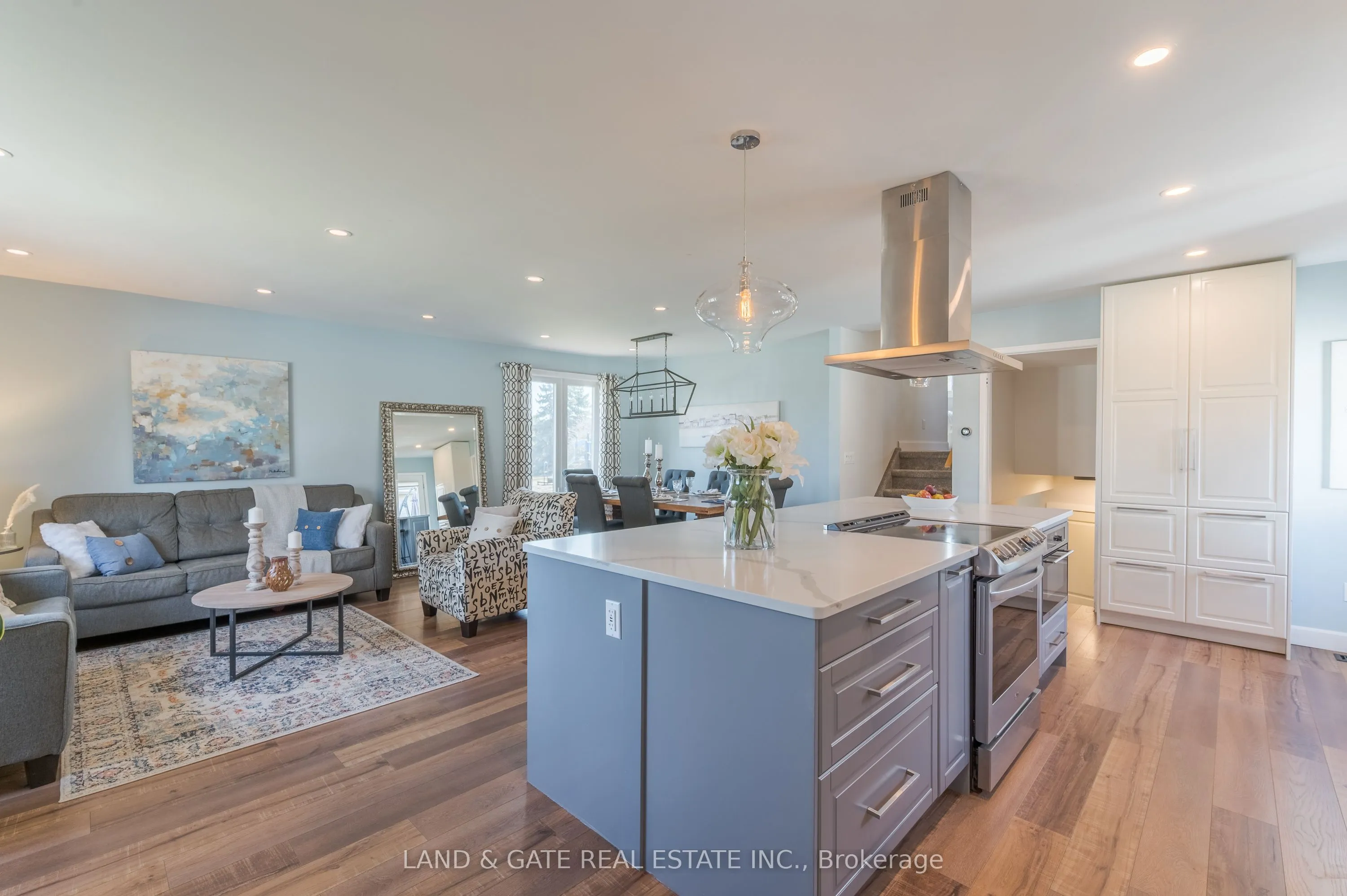 25 Hewson Drive, ON L1A 4C8