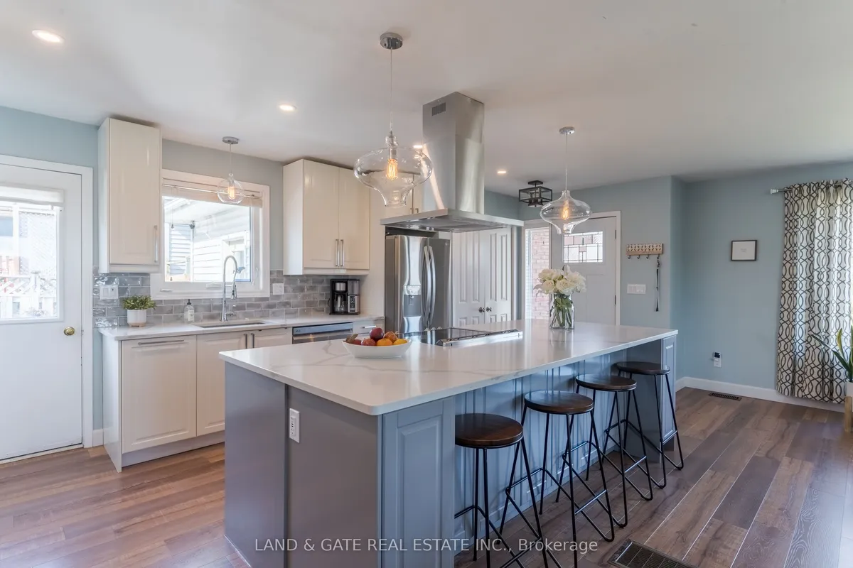 25 Hewson Drive, ON L1A 4C8