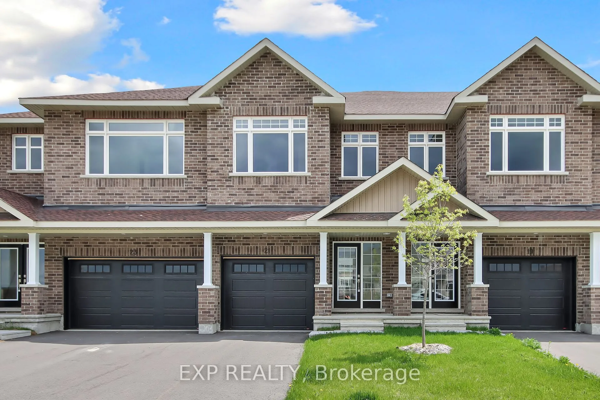 18 REYNOLDS Avenue, ON K7C 0C4