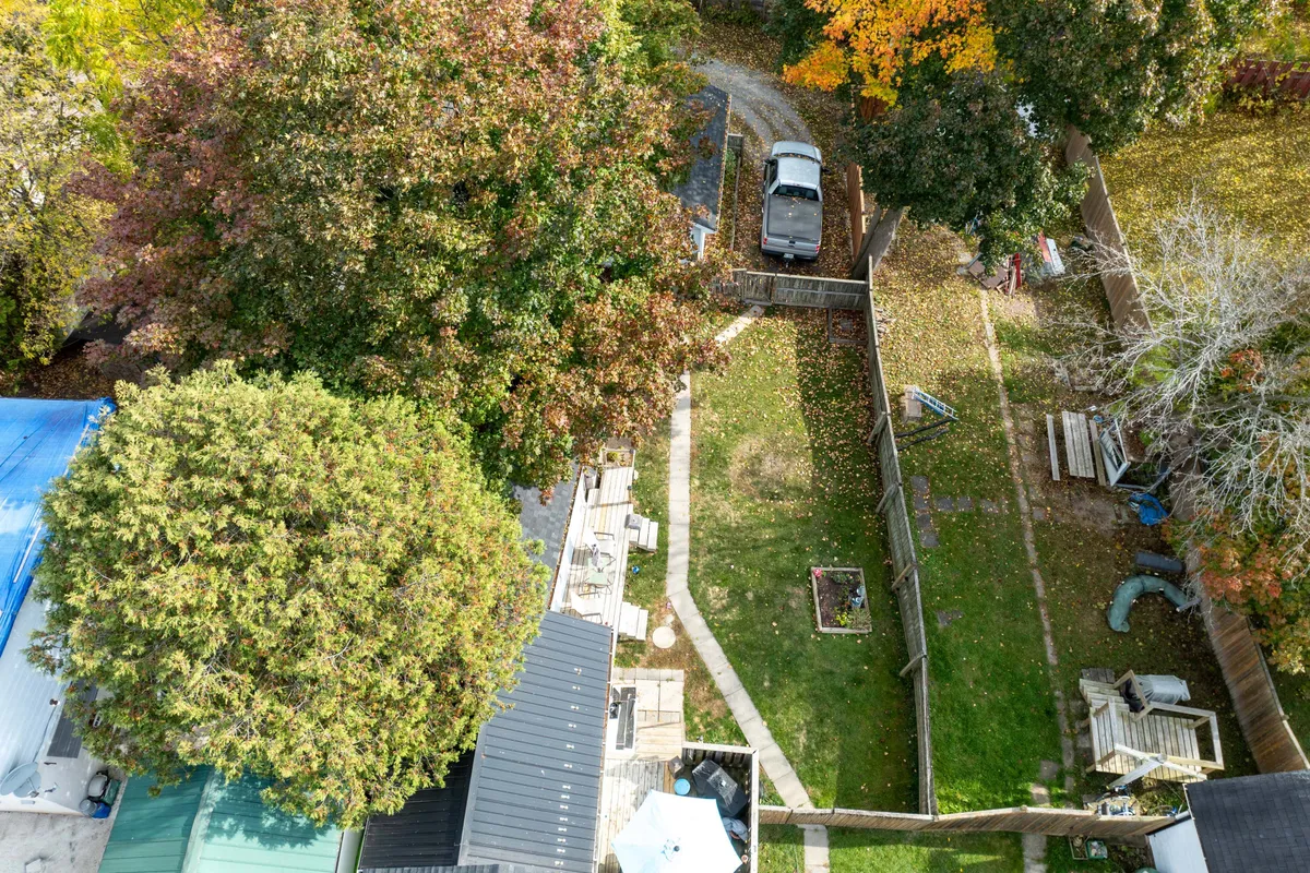 65 Hickory Street, ON K7G 2P6