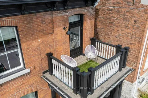 28 Wellington Street, ON K7L 3C1