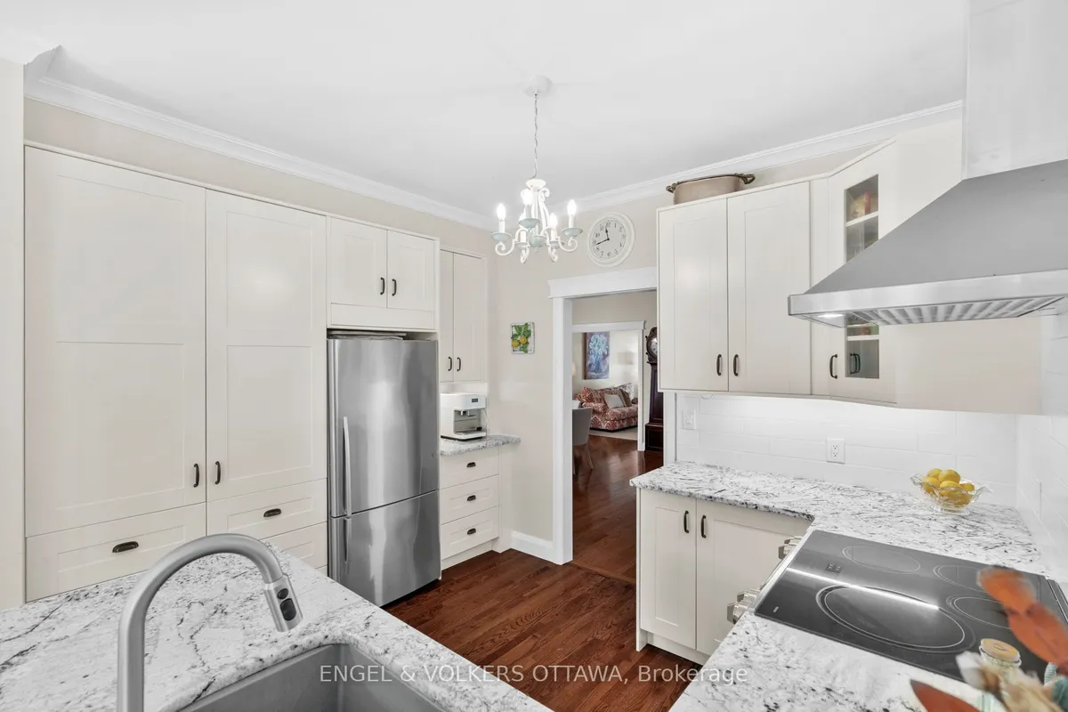 17 Colindale Avenue, ON K2J 4V6