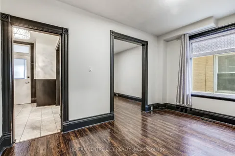 912 Dame Street, ON N5Z 1M4