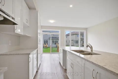 16 Reynolds Avenue, ON K7C 0C4