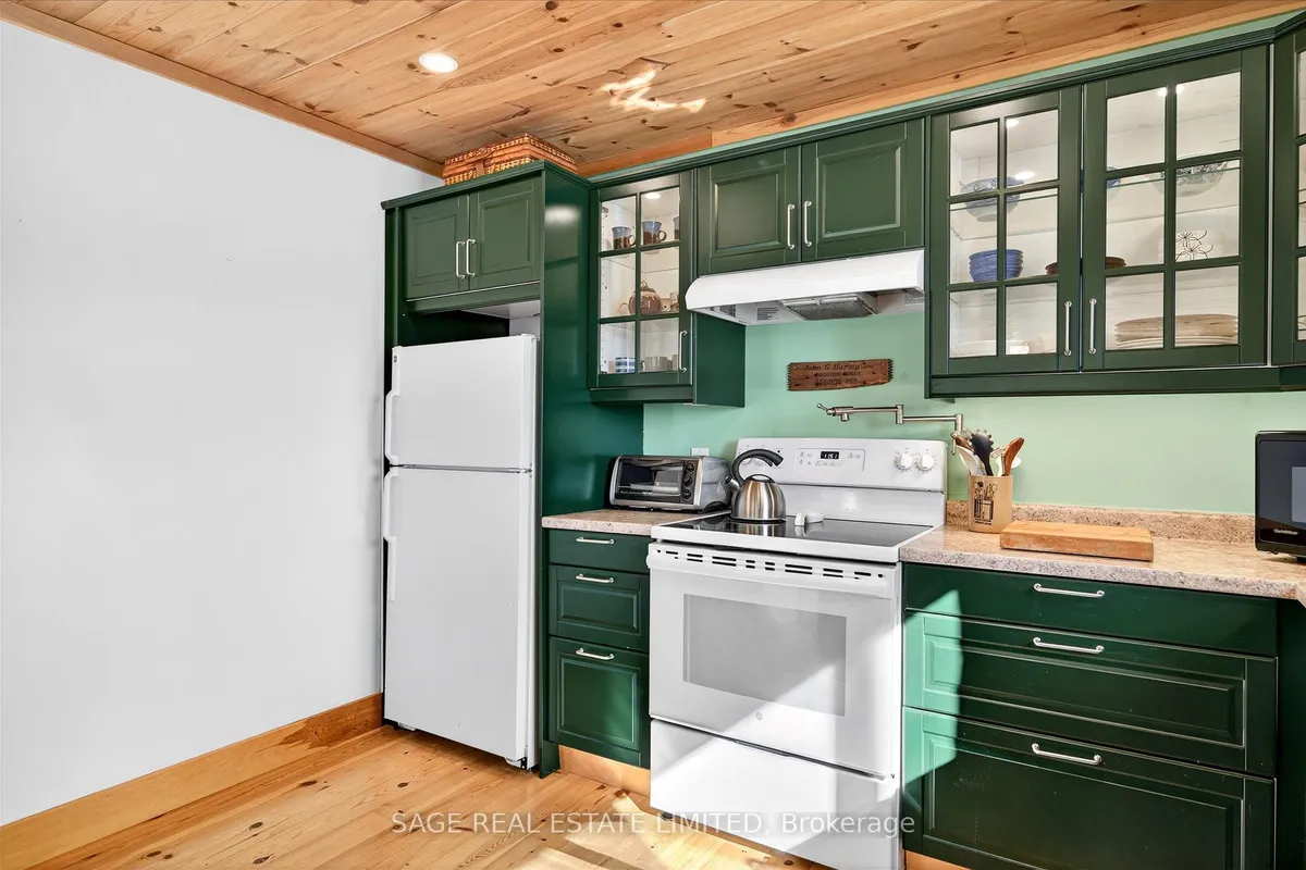 33 North Water Street, ON K0M 1K0