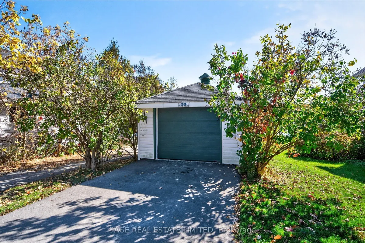 33 North Water Street, ON K0M 1K0