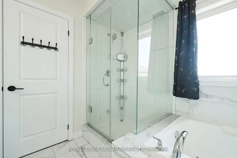 56 Lilac Circle, ON N3W 0H6