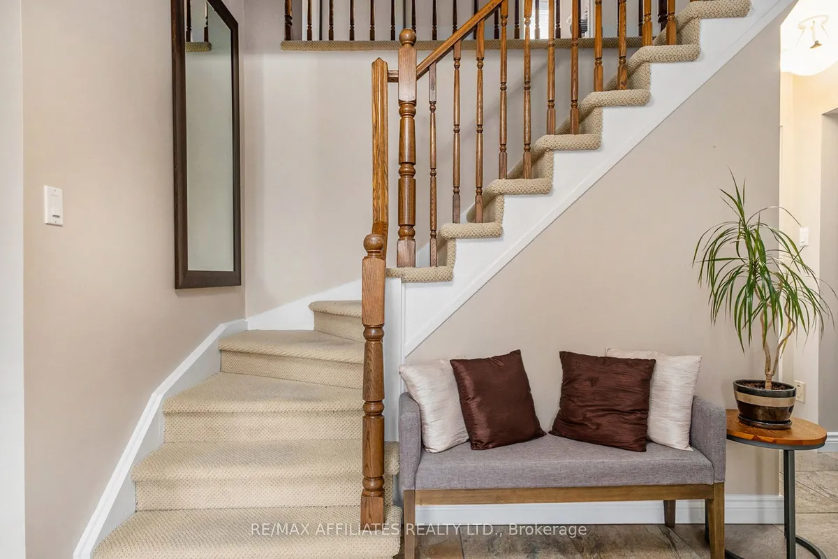 1315 Prestone Drive, ON K1E 2Z2