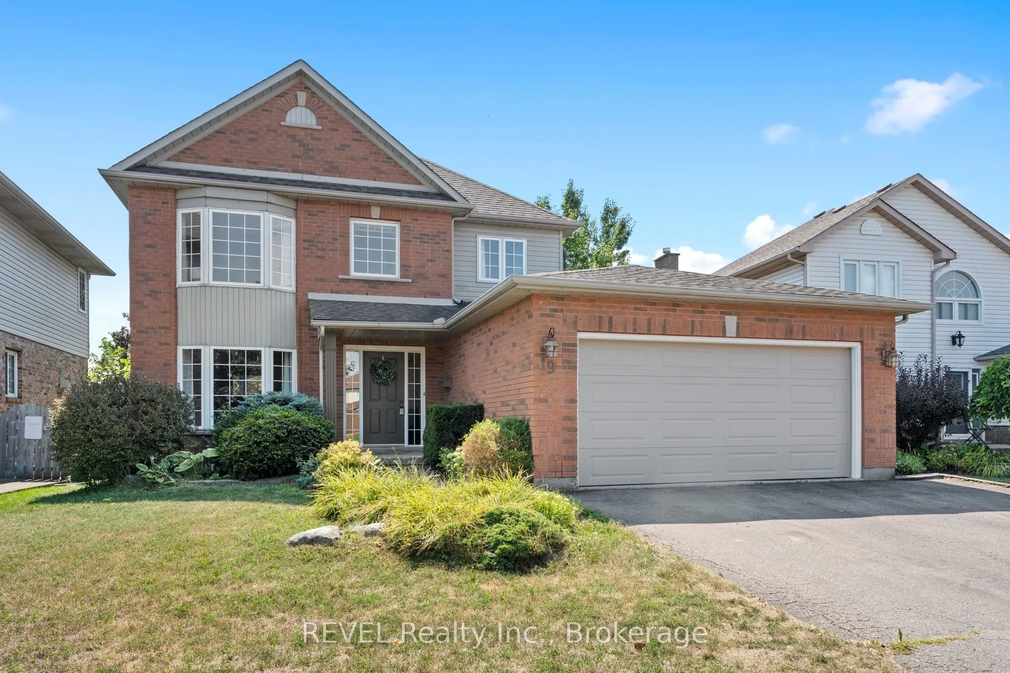 19 Crysler Crescent, ON L2V 5A2
