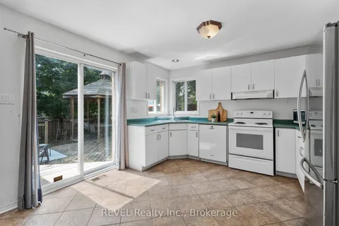 19 Crysler Crescent, ON L2V 5A2