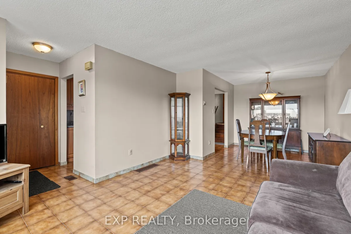 477 East 38th Street, ON L8V 4G7