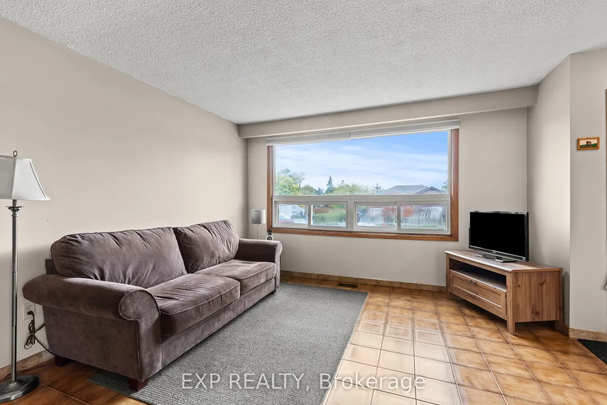 477 East 38th Street, ON L8V 4G7