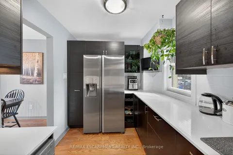 211 Birchcliffe Crescent, ON L8T 4L1